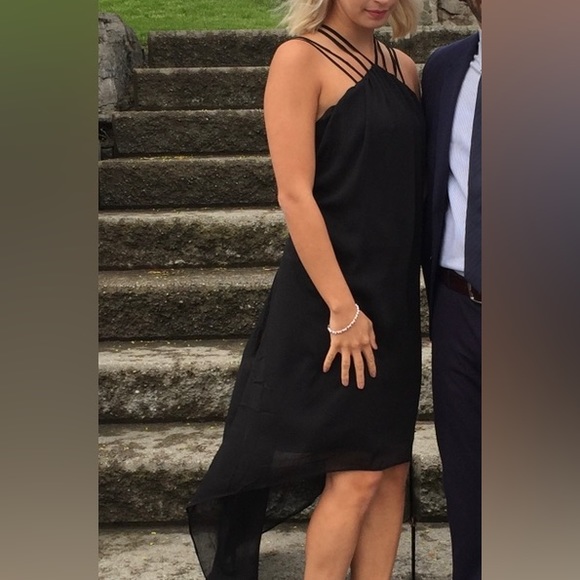 High-Low Lightweight Dress - Picture 3 of 3